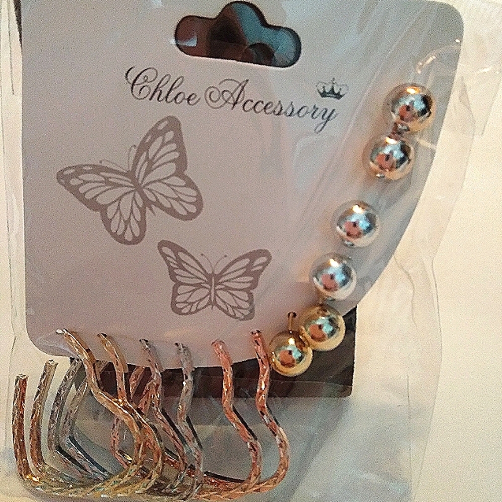 Silver platted  6 pairs of earnings